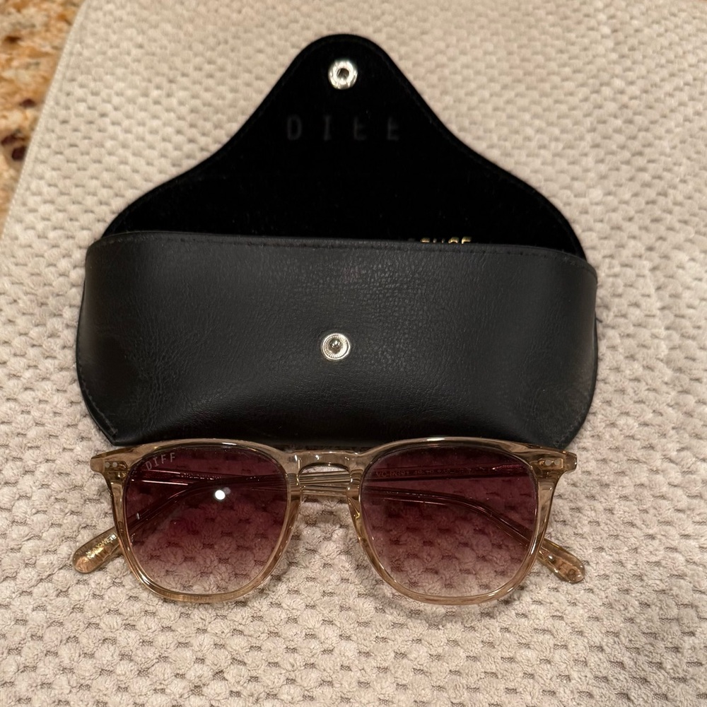 Diff Eyewear Translucent Amber/Crystal Frame Sung… - image 2